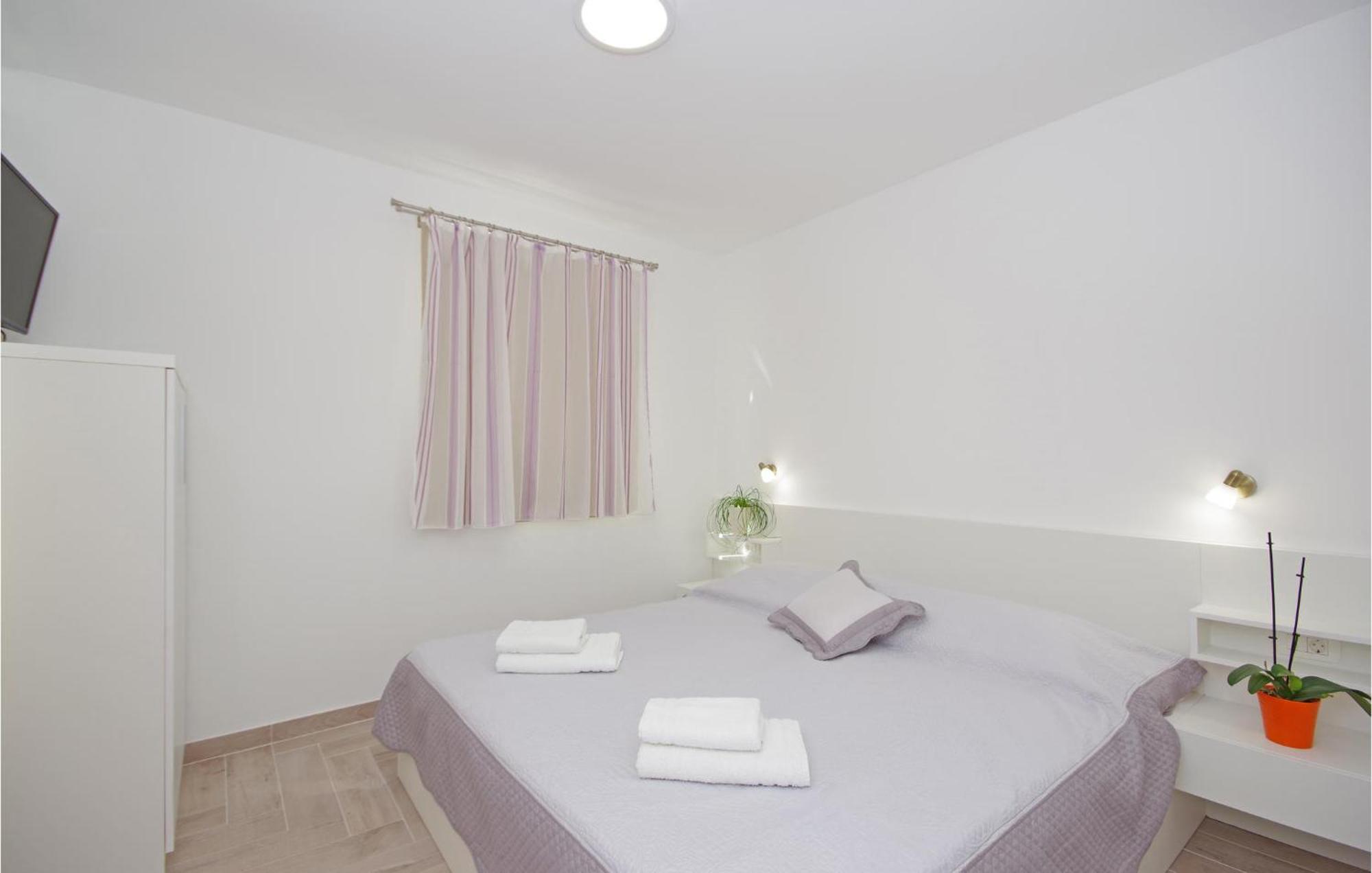 Awesome Home In Drvenik With Wifi Exterior foto
